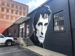 You may remember earlier this week when I posted Street Art and Murals of Lexington, Kentucky: Volume I, which included twenty murals and their locations. Today is the second installment, where I highlight another sixteen murals and where to find them. #sharethelex #lexingtonky #kentucky #streetart #mural #legalgraffiti #visitlex #travelky