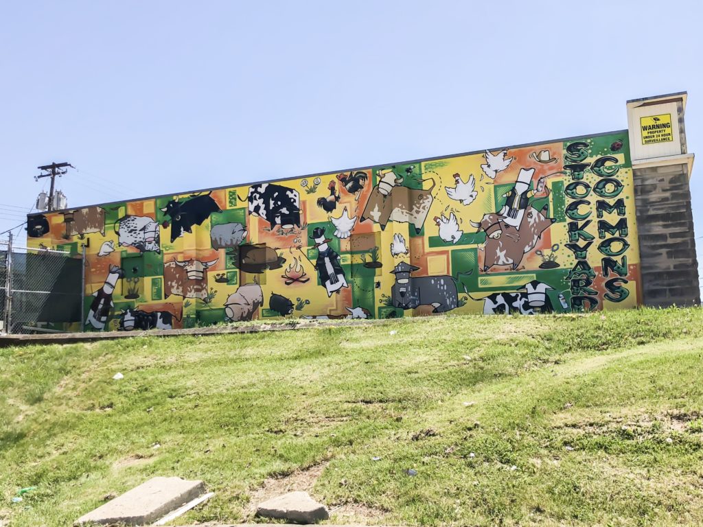 Remember when I said there were a lot of murals?? Well, today, I'm featuring SIXTEEN more murals, along with their locations! There are still many around the city that I haven't featured yet, but I plan to in the future. #sharethelex #lexingtonky #kentucky #legalgraffiti #streetart #mural #travelky #visitlex